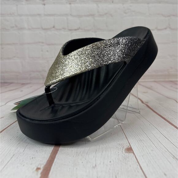 Crocs Getaway Glitter Platform Flip Flops Sandals Women’s Size 6 (210654-001) - Picture 3 of 9
